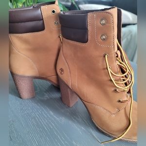 Timberland Women's High Heeled Wheat Nubuck Leather Boots Heels W11